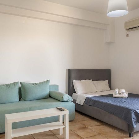 Elia Mini Suites 6 Larissa Exterior foto